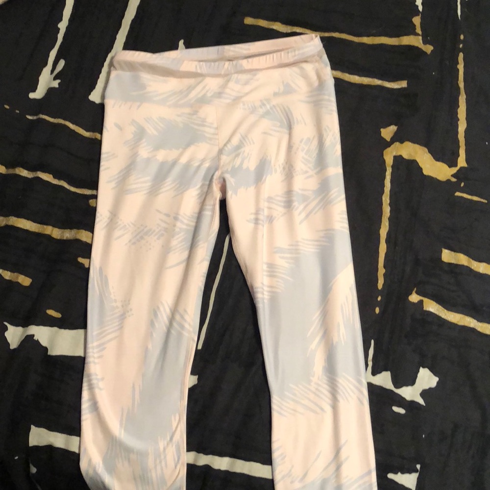 Never worn, Fabletics leggings 7/8 inch leg.